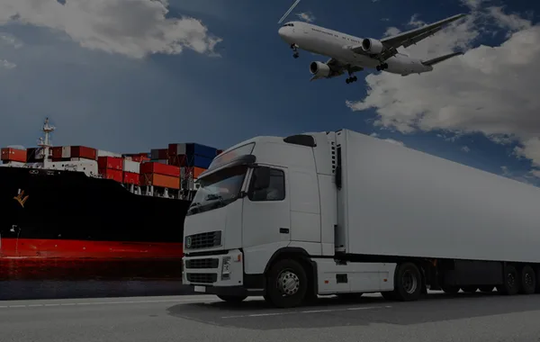 Transporte internacional con avión, buque y camión